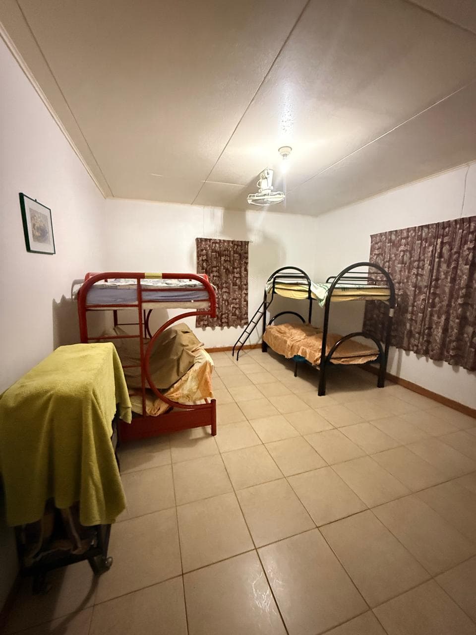 Kamer 1 — Twee stapelbedden