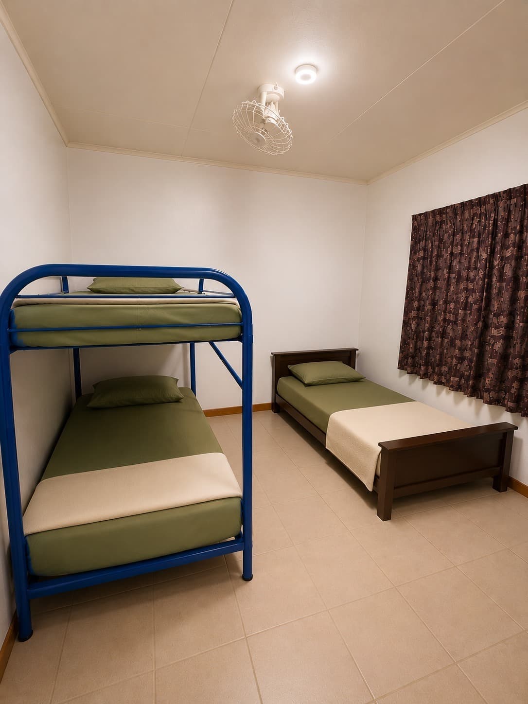 Kamer 3 — Stapelbed + tweepersoonsbed